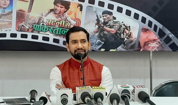 Dinesh Lal Yadav Nirhua took initiative to connect education with 500 theaters in Bihar