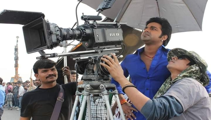 Pawan Singh's film is being made for four years but now its shooting started again Sajana pe dil aa gail