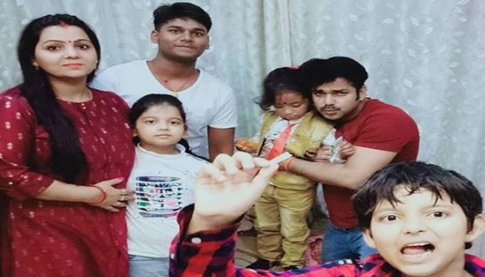 Bhojpuri super star pawan singh masti time with family in mumbai